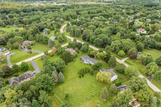 6214 N Wyndwood Drive, Crystal Lake, IL 60014