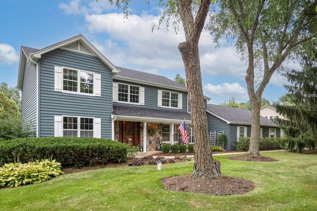 6214 N Wyndwood Drive, Crystal Lake, IL 60014