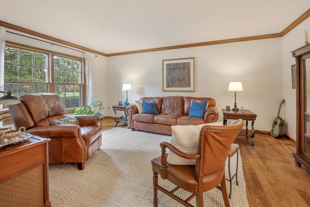 6214 N Wyndwood Drive, Crystal Lake, IL 60014