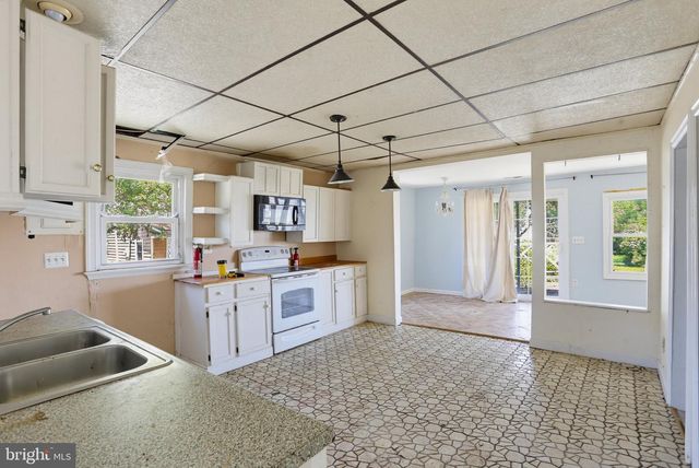 1300 MCNABBS LN, Pasadena, MD 21122
