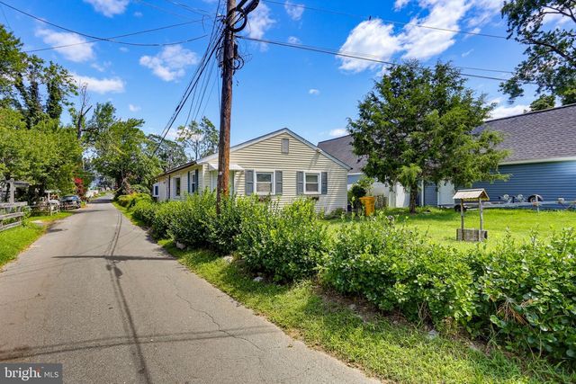 1300 MCNABBS LN, Pasadena, MD 21122