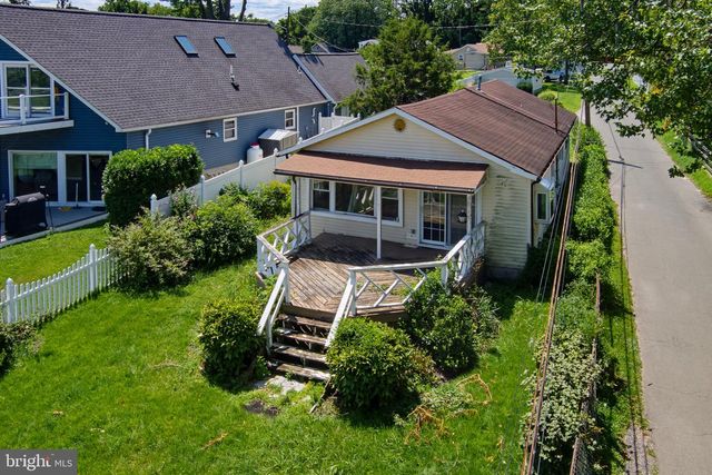 1300 MCNABBS LN, Pasadena, MD 21122