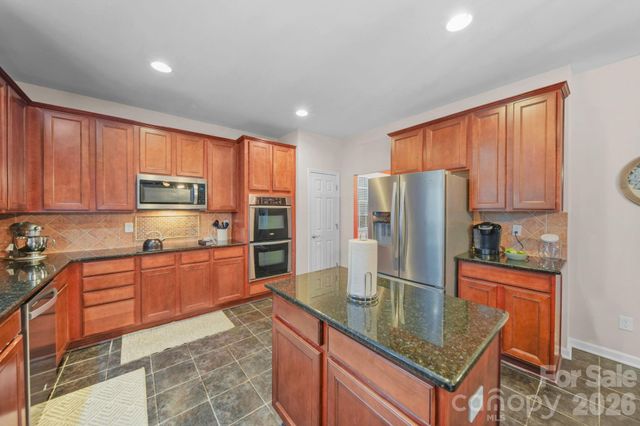 10906 Trout Creek Place, Davidson, NC 28036
