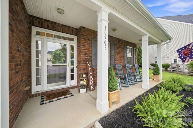 10906 Trout Creek Place, Davidson, NC 28036