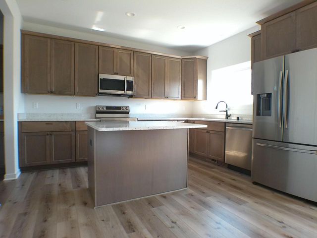 N114W7191 Oakmont DRIVE, Cedarburg, WI 53012