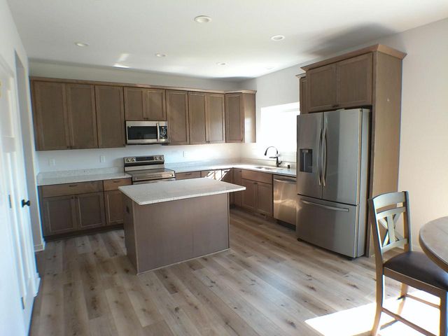 N114W7191 Oakmont DRIVE, Cedarburg, WI 53012