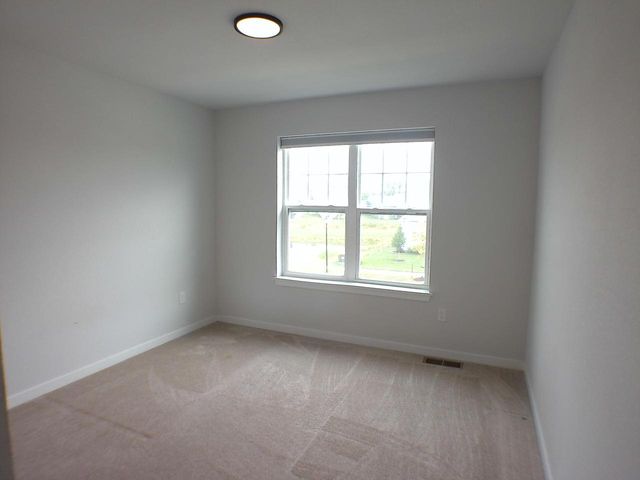 N114W7191 Oakmont DRIVE, Cedarburg, WI 53012