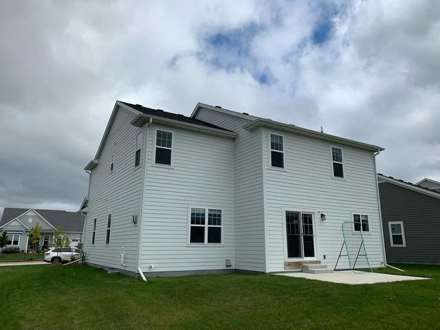 N114W7191 Oakmont DRIVE, Cedarburg, WI 53012