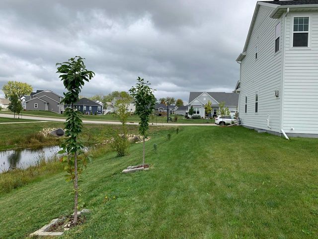 N114W7191 Oakmont DRIVE, Cedarburg, WI 53012