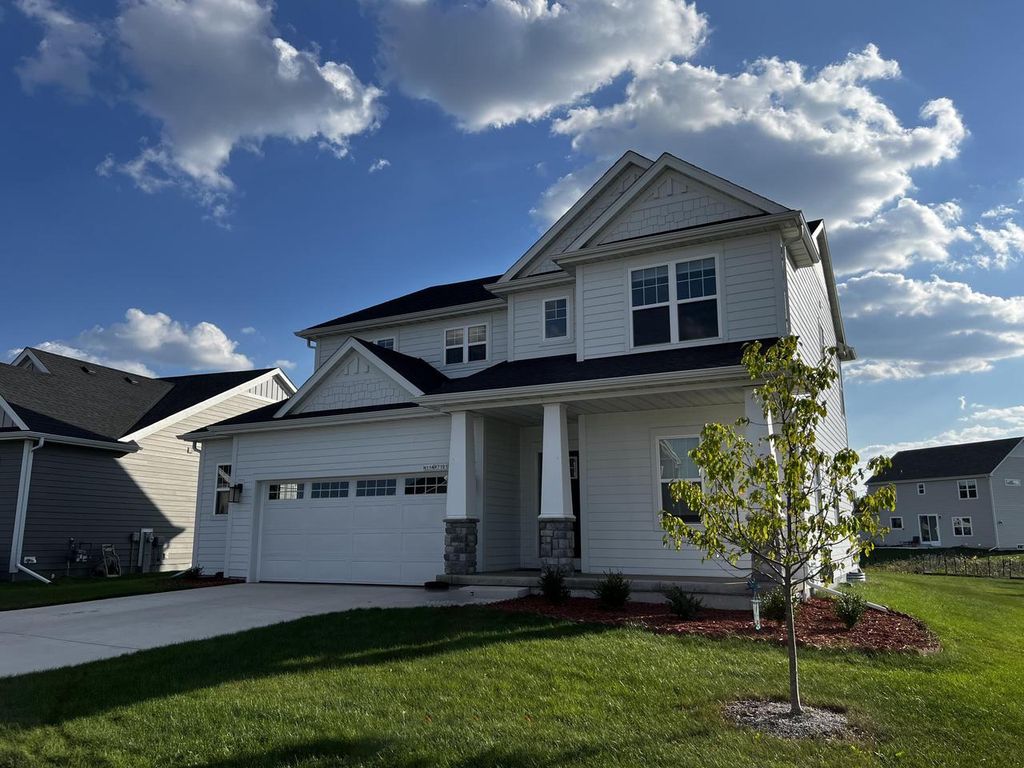 N114W7191 Oakmont DRIVE, Cedarburg, WI 53012