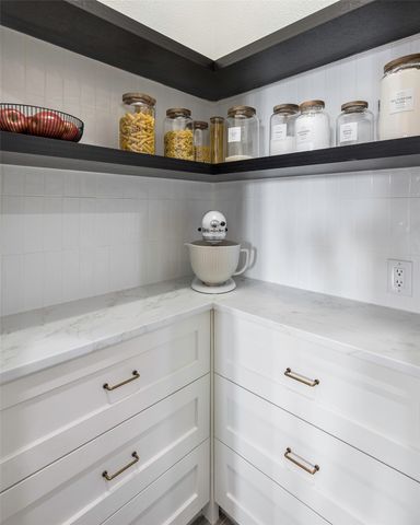 1310 Venezia Lane, Lewisville, TX 75077