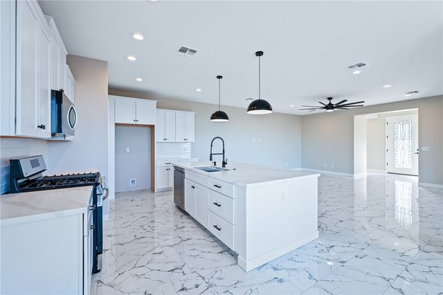 3183 Secret Pass Canyon Drive, Bullhead City, AZ 86429