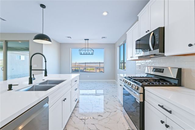 3183 Secret Pass Canyon Drive, Bullhead City, AZ 86429