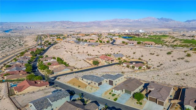 3183 Secret Pass Canyon Drive, Bullhead City, AZ 86429