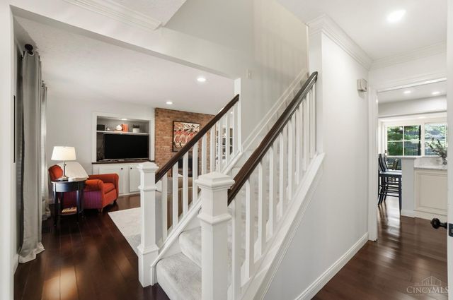 10701 Old Pond Drive, Montgomery, OH 45249