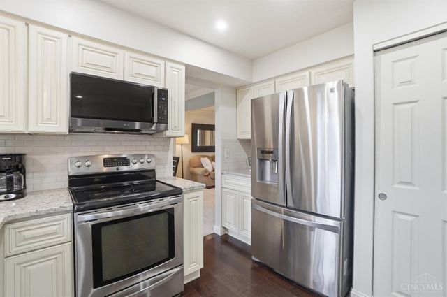 10701 Old Pond Drive, Montgomery, OH 45249