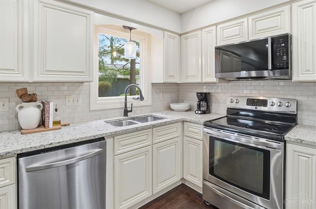 10701 Old Pond Drive, Montgomery, OH 45249