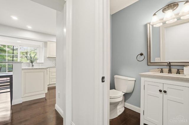 10701 Old Pond Drive, Montgomery, OH 45249