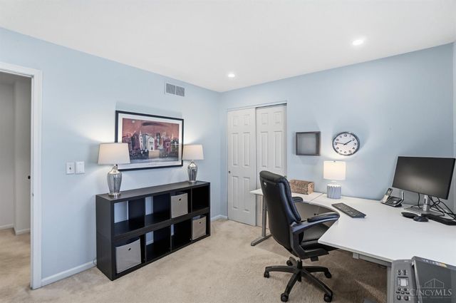 10701 Old Pond Drive, Montgomery, OH 45249