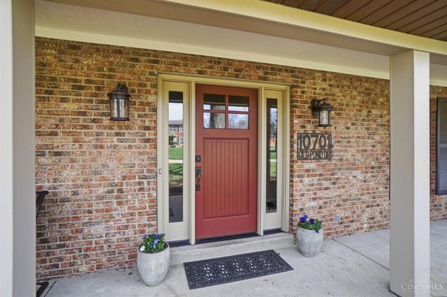 10701 Old Pond Drive, Montgomery, OH 45249