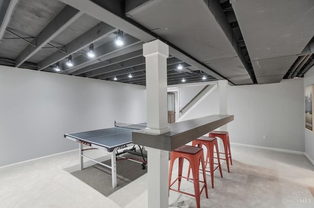 10701 Old Pond Drive, Montgomery, OH 45249