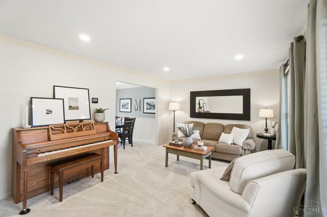 10701 Old Pond Drive, Montgomery, OH 45249