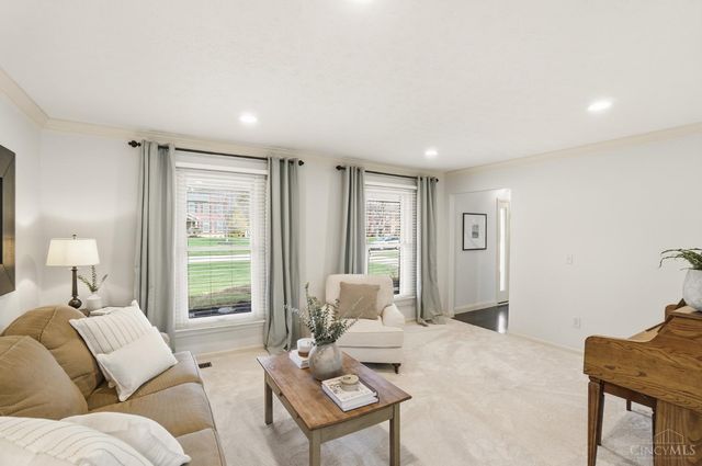 10701 Old Pond Drive, Montgomery, OH 45249