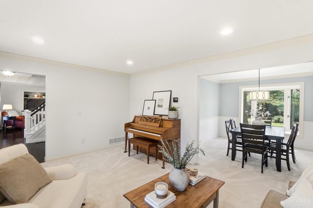 10701 Old Pond Drive, Montgomery, OH 45249