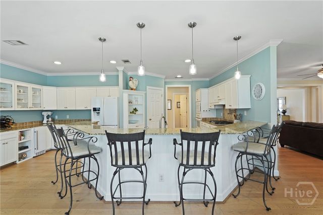 8813 Whitefield Avenue, Savannah, GA 31406