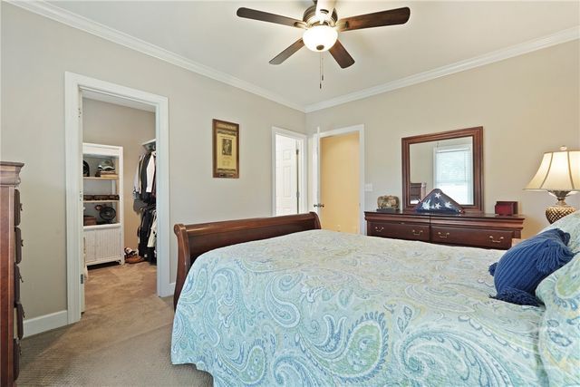 8813 Whitefield Avenue, Savannah, GA 31406