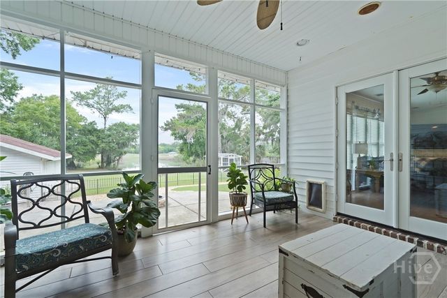 8813 Whitefield Avenue, Savannah, GA 31406