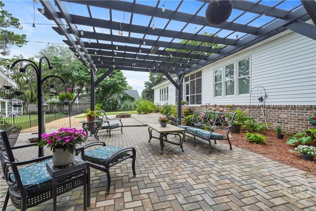 8813 Whitefield Avenue, Savannah, GA 31406