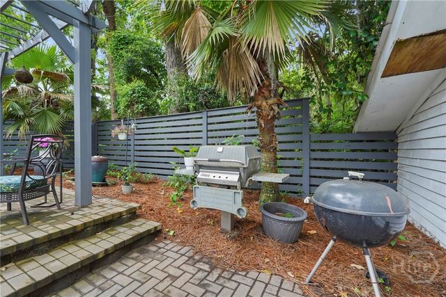 8813 Whitefield Avenue, Savannah, GA 31406