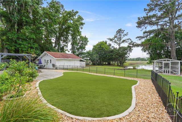 8813 Whitefield Avenue, Savannah, GA 31406