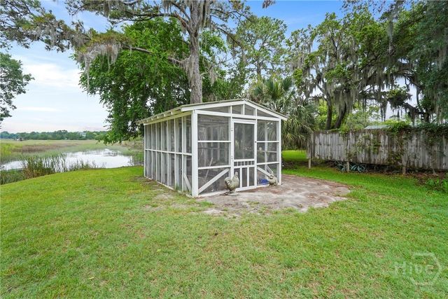 8813 Whitefield Avenue, Savannah, GA 31406