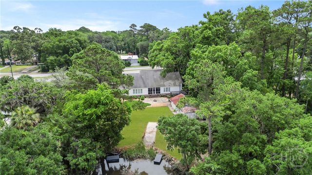 8813 Whitefield Avenue, Savannah, GA 31406