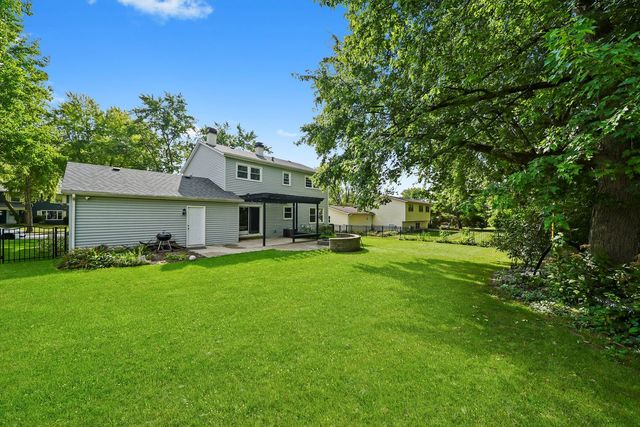 41 Lockman Circle, Elgin, IL 60123