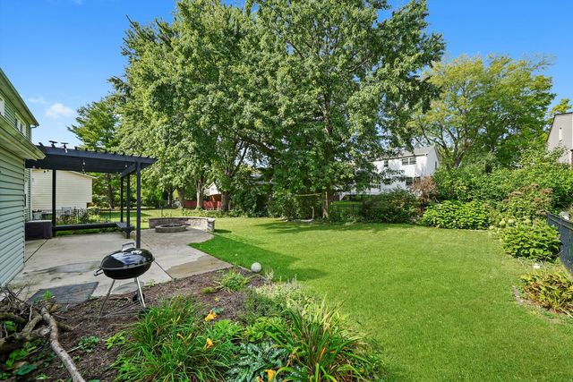 41 Lockman Circle, Elgin, IL 60123