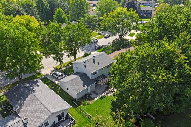 41 Lockman Circle, Elgin, IL 60123