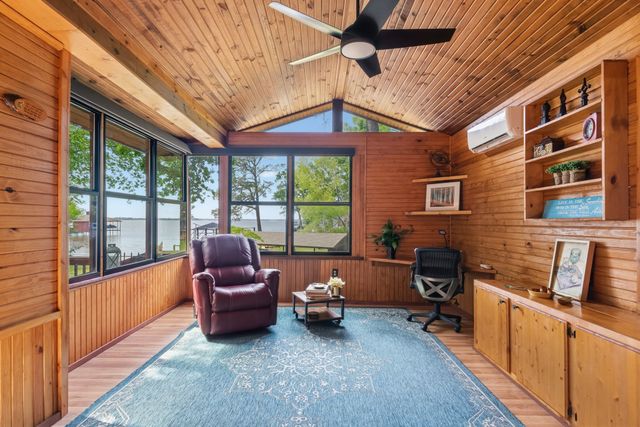 114 Trails End Street, Mabank, TX 75156