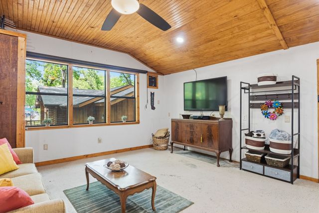 114 Trails End Street, Mabank, TX 75156