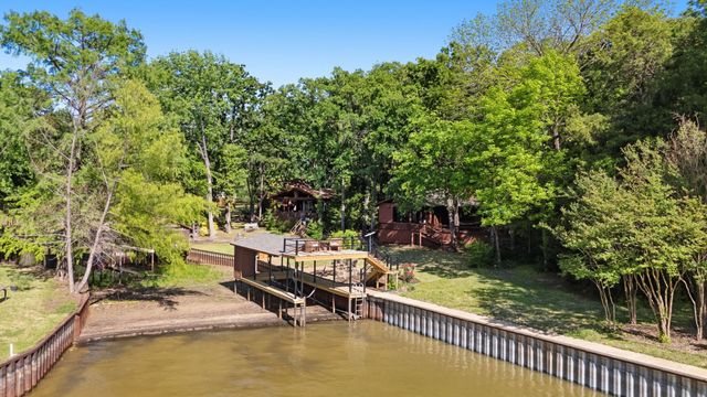 114 Trails End Street, Mabank, TX 75156