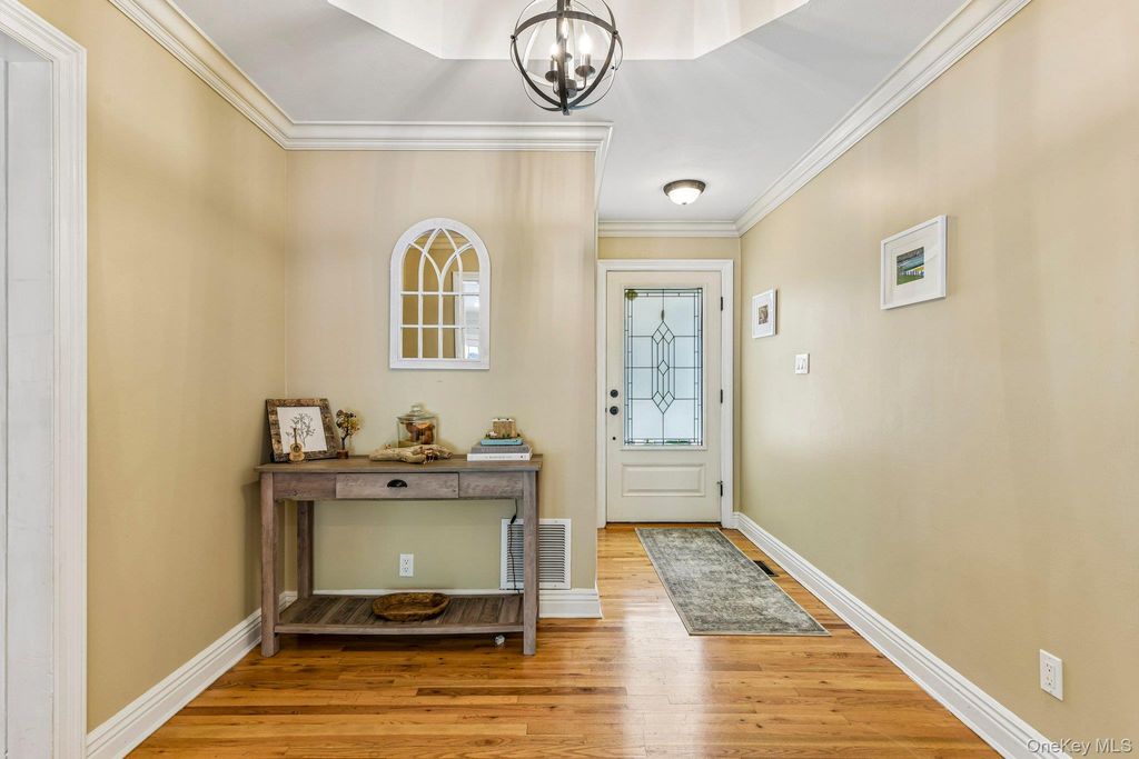 59 Derby Place, Smithtown, NY 11787 — photo 4
