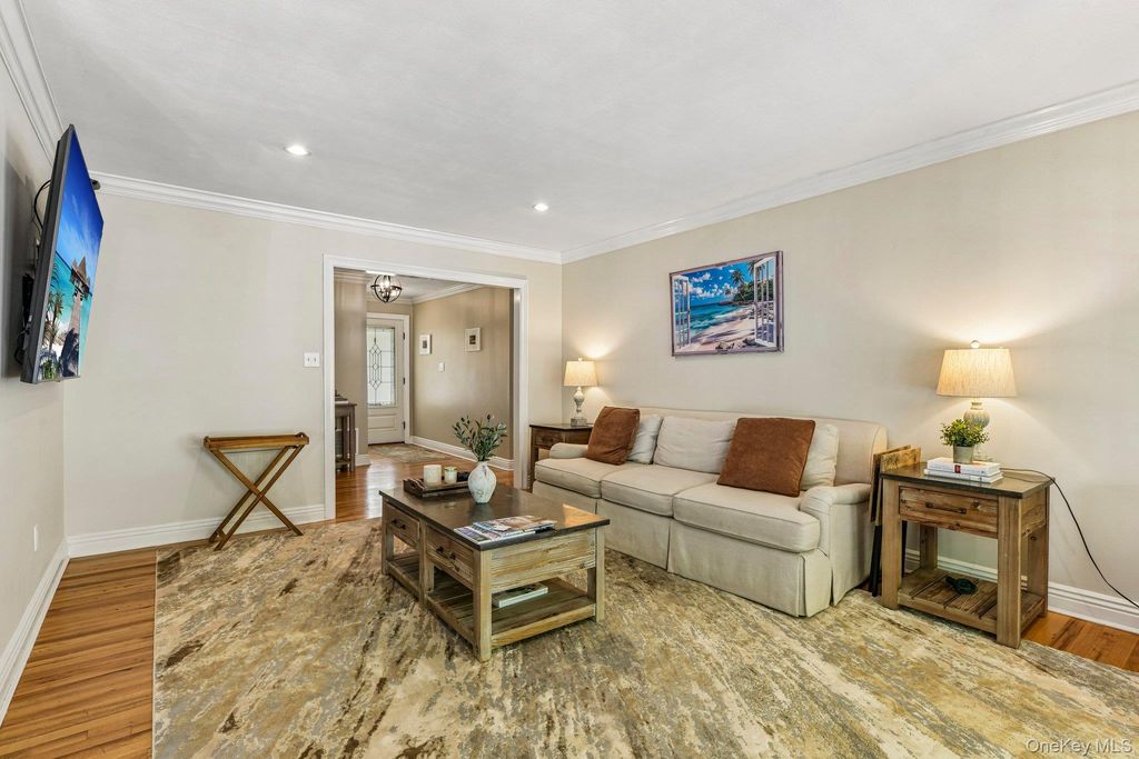 59 Derby Place, Smithtown, NY 11787 — photo 5