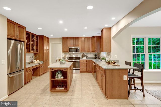 9321 TOVITO DR, Fairfax, VA 22031