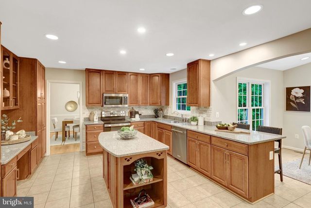 9321 TOVITO DR, Fairfax, VA 22031
