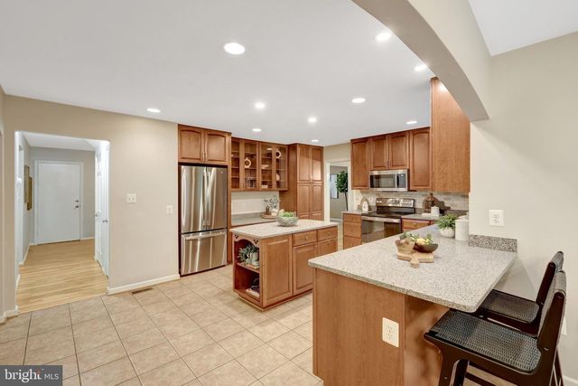 9321 TOVITO DR, Fairfax, VA 22031