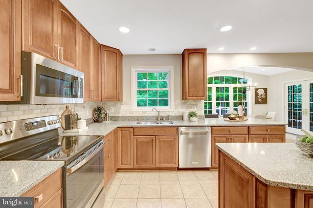 9321 TOVITO DR, Fairfax, VA 22031