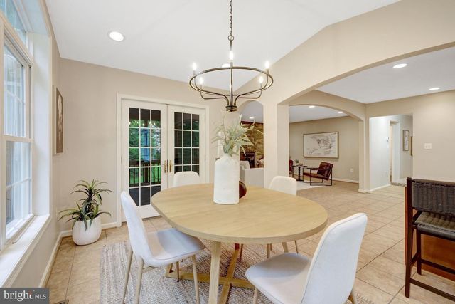 9321 TOVITO DR, Fairfax, VA 22031