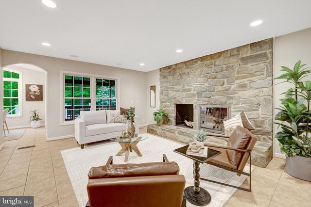 9321 TOVITO DR, Fairfax, VA 22031